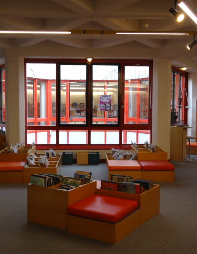 BIBLIOTHEQUE TRIANGLE